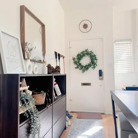 Coastal Comfort Homestay In West Los Angeles Exterior photo