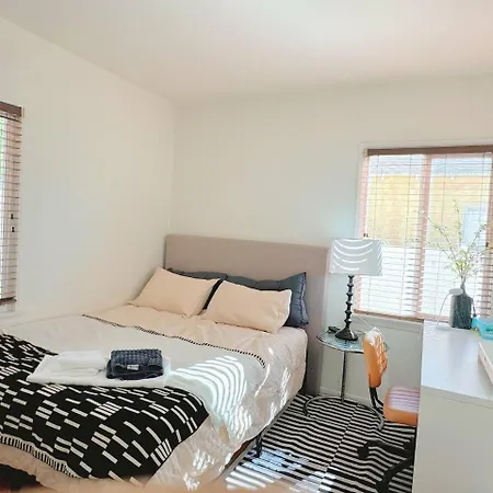 Coastal Comfort Homestay In West Los Angeles Room photo